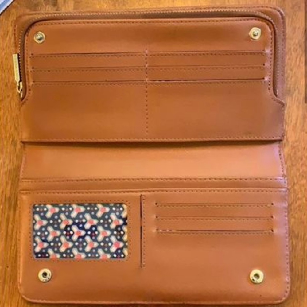 Tory Burch Robinson Wallet - Picture 5 of 9